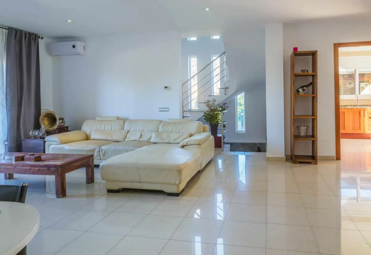 Holiday home Mas Mestre Con Una Capacidad De 6 A 8 Huespedes Cerca De Sitges Olivella