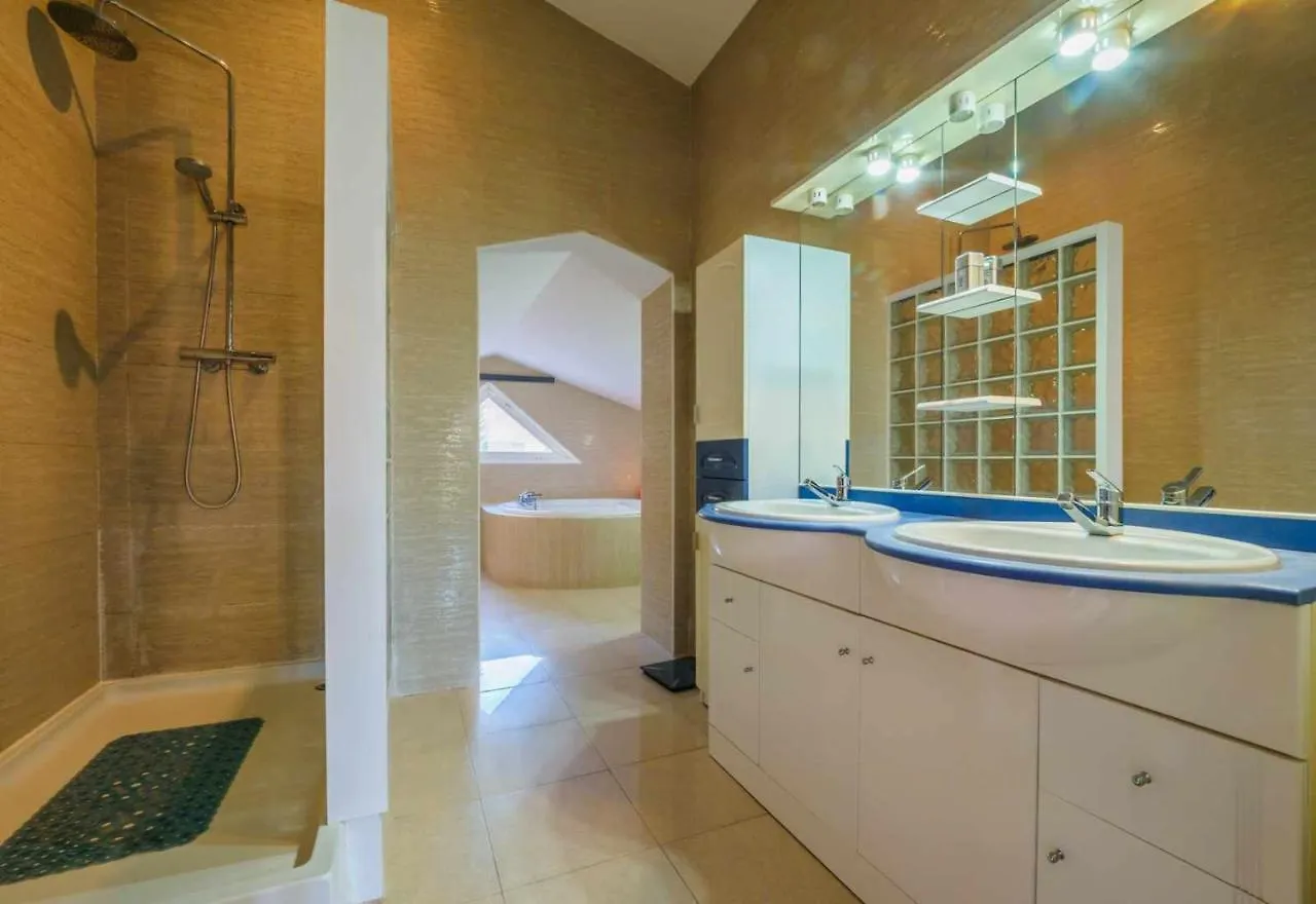 Mas Mestre Con Una Capacidad De 6 A 8 Huespedes Cerca De Sitges Olivella Holiday home